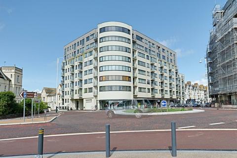 3 bedroom flat for sale, Egerton Road, Bexhill-On-Sea