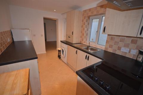 2 bedroom apartment to rent, Edward Street, Stone