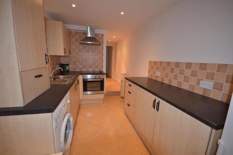 2 bedroom apartment to rent, Edward Street, Stone