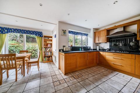 1 Acorn Keep, Farnham, GU9 9BL