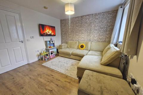 2 bedroom end of terrace house for sale, Peregrine Road, Luton LU4