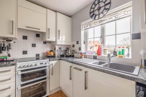 2 bedroom maisonette for sale, The Limes, Oakley Green, Windsor