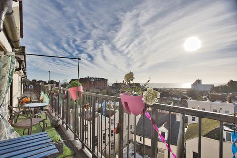 1 bedroom flat for sale, Radnor Bridge Road, Folkestone, CT20