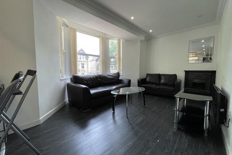 2 bedroom apartment to rent, Richmond Road, Cardiff