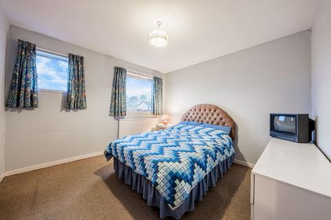 110 Hillend Road, Clarkston, Glasgow, G76 7XT