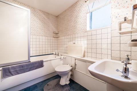 110 Hillend Road, Clarkston, Glasgow, G76 7XT
