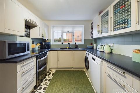34 Stockbridge Close, Chineham, Basingstoke, RG24 8WS