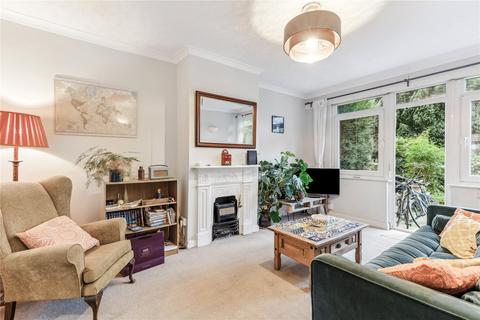 2 bedroom apartment to rent, Flowersmead, SW17
