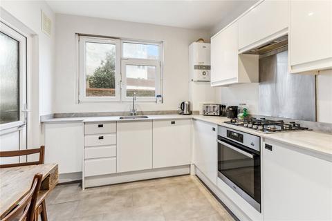 2 bedroom apartment to rent, Flowersmead, SW17