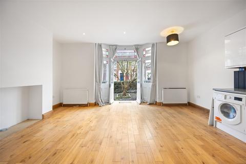 1 bedroom flat to rent, Hillfield Road, West Hampstead NW6