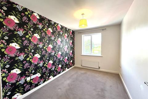 2 bedroom apartment to rent, Moorlands Edge, Huddersfield