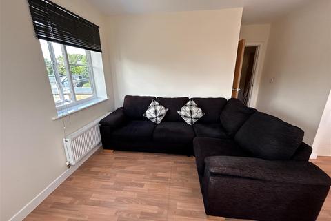 2 bedroom apartment to rent, Moorlands Edge, Huddersfield