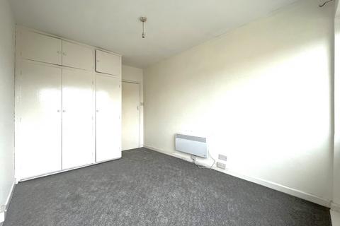 1 bedroom flat to rent, The Glade, Hayling Island PO11