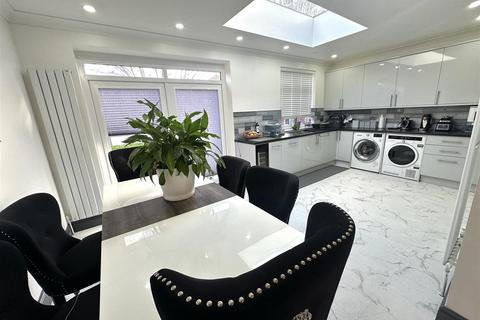 4 bedroom house for sale, Poplar Shaw, Waltham Abbey