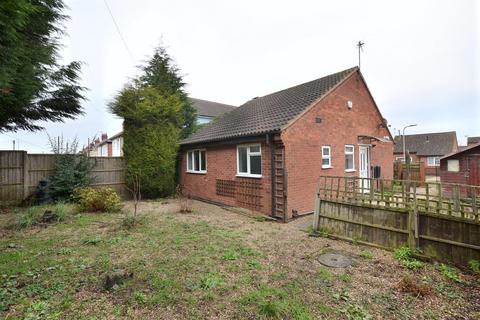 2 bedroom detached bungalow to rent, Fairway Road South, Shepshed LE12