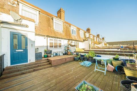 1 bedroom flat for sale, Heath Road, Twickenham TW1