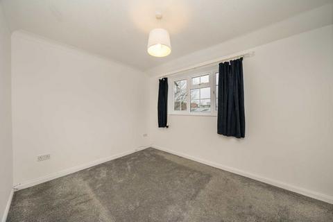 1 bedroom house for sale, Windmill Road, Hampton TW12