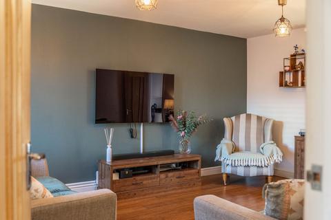 14 Mckinley Way, Widnes, WA8 9QH