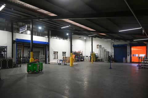 Warehouse to rent, Milton Keynes MK1