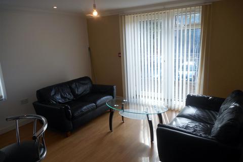 2 bedroom apartment to rent, Richmond Road, Cardiff