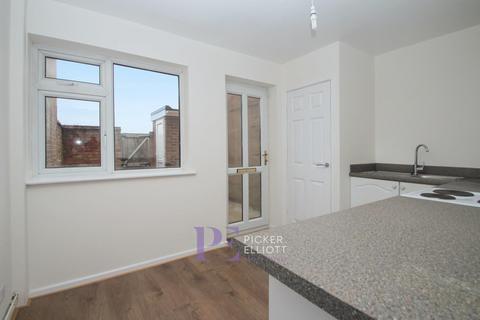 2 bedroom terraced house for sale, Azalea Drive, Burbage LE10