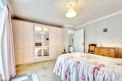 7 Westlands, Ferring, Worthing, BN12 5JQ