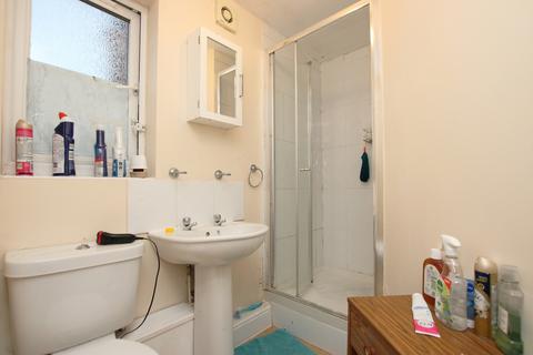 2 bedroom ground floor flat for sale, Poppy Fields, Kettering, Northamptonshire, NN16