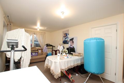 2 bedroom ground floor flat for sale, Poppy Fields, Kettering, Northamptonshire, NN16