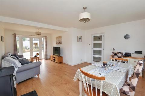 23 Ash Walk, Henstridge, Templecombe, BA8 0QB