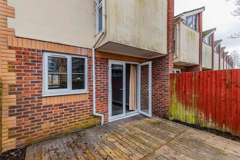 2 bedroom end of terrace house for sale, Philip Street, Cardiff CF11