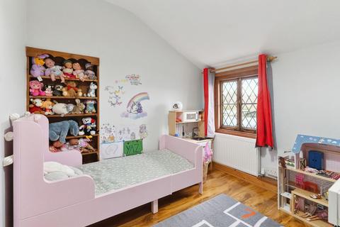 6 Bourne Way, Sutton, SM1 2EN
