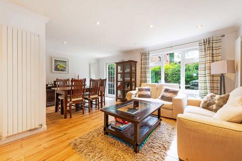 2 bedroom house for sale, Teresa Walk, London N10