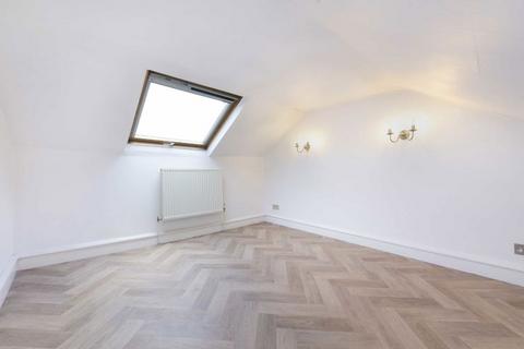 2 bedroom flat for sale, Napier Road, London N17