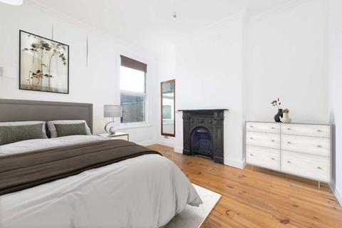 2 bedroom flat for sale, Napier Road, London N17