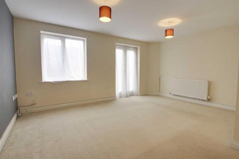 3 bedroom link detached house to rent, Rays Close, Bletchley