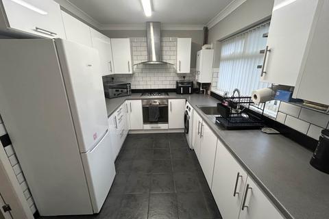 3 bedroom semi-detached bungalow for sale, Taunton Road, Oldham OL9