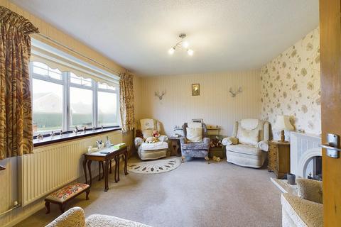 2 bedroom bungalow for sale, Stonebow Road, Drakes Broughton, Pershore, Worcestershire, WR10