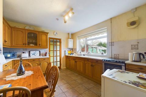 2 bedroom bungalow for sale, Stonebow Road, Drakes Broughton, Pershore, Worcestershire, WR10