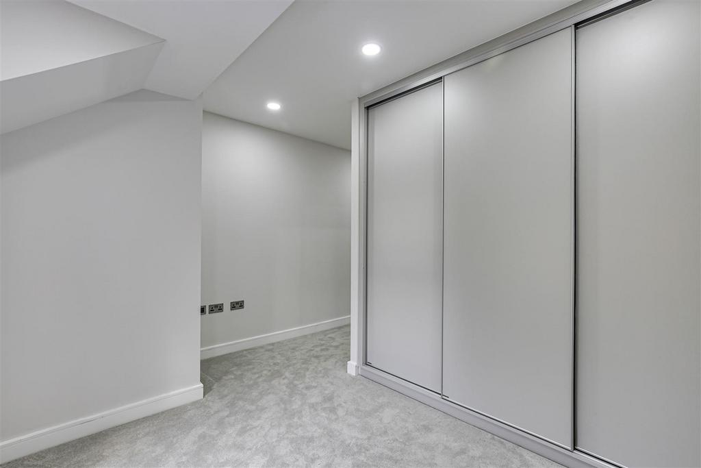 8 Bedroom.jpg