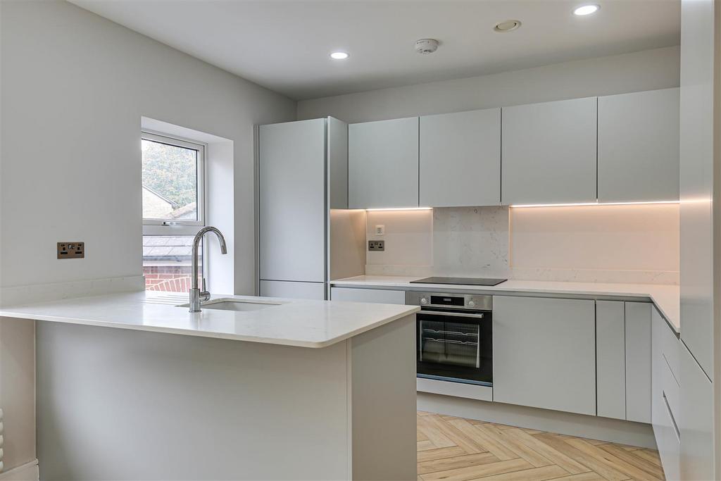 1. Flat 6 Falcon House, Black Eagle Close, Wester