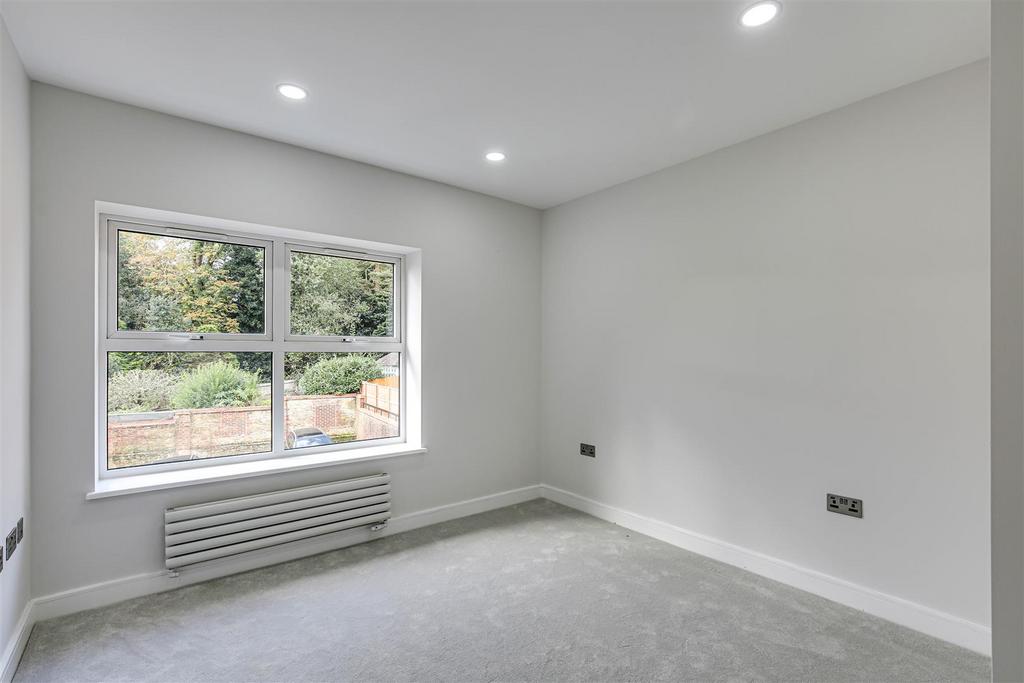 6 Bedroom.jpg