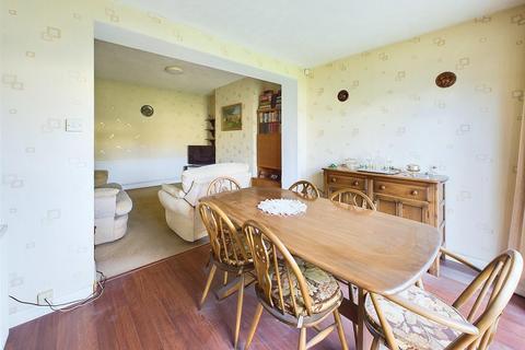 2 Armscroft Way, Gloucester, GL2 0ST