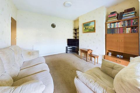 2 Armscroft Way, Gloucester, GL2 0ST