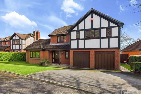 4 bedroom detached house for sale, Coach Place, Newton Abbot