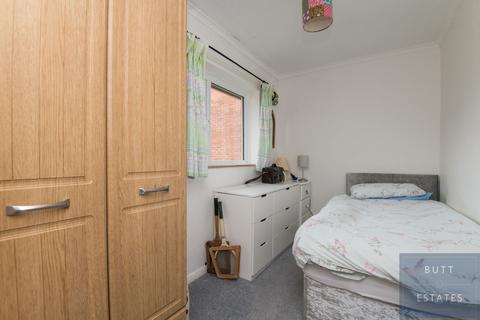 19 Anne Close, Exeter, EX4 7DL