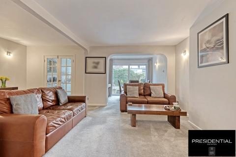 3 bedroom terraced house for sale, Chigwell IG7