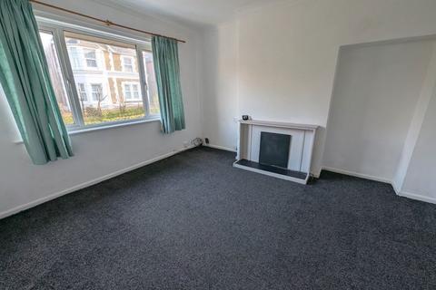 2 bedroom apartment to rent, North Road, Shanklin