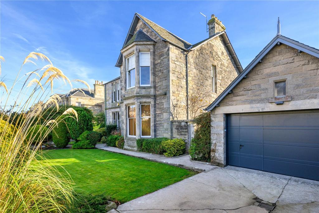 Front Garden/Parking