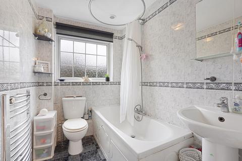 16 Bristol Close, Rochester, ME2 2QG