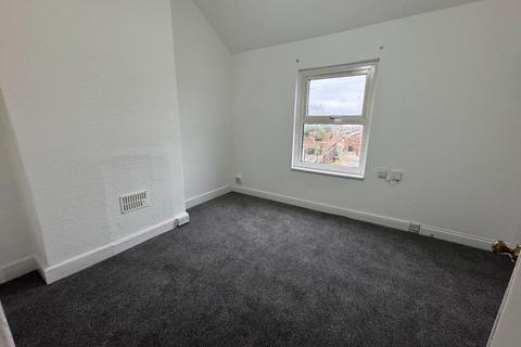 2 bedroom terraced house to rent, Heol-Y-Felin, Rhostyllen, LL14